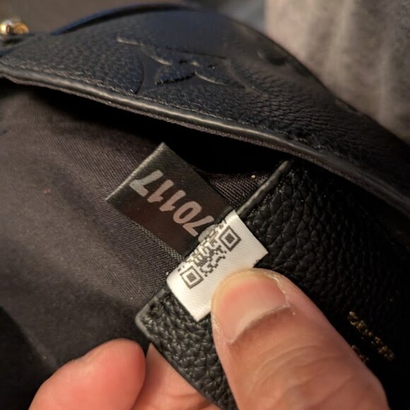 LOUIS VUITTON Ivy Monogram Imprint Leather Shoulder/Crossbody Purse - Picture 12 of 12